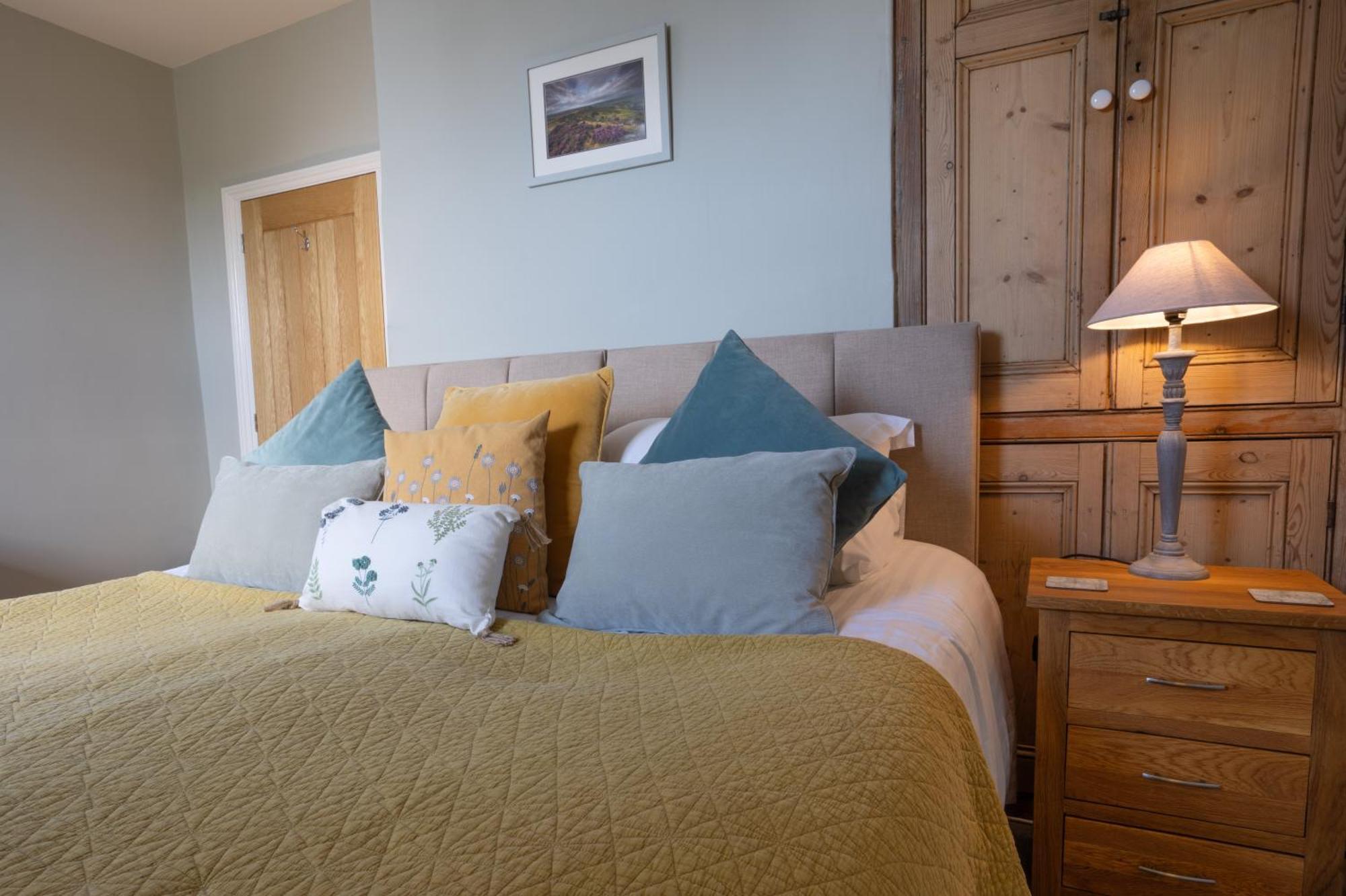Hassop Station Apartment On The Monsal Trail 베이크웰 외부 사진
