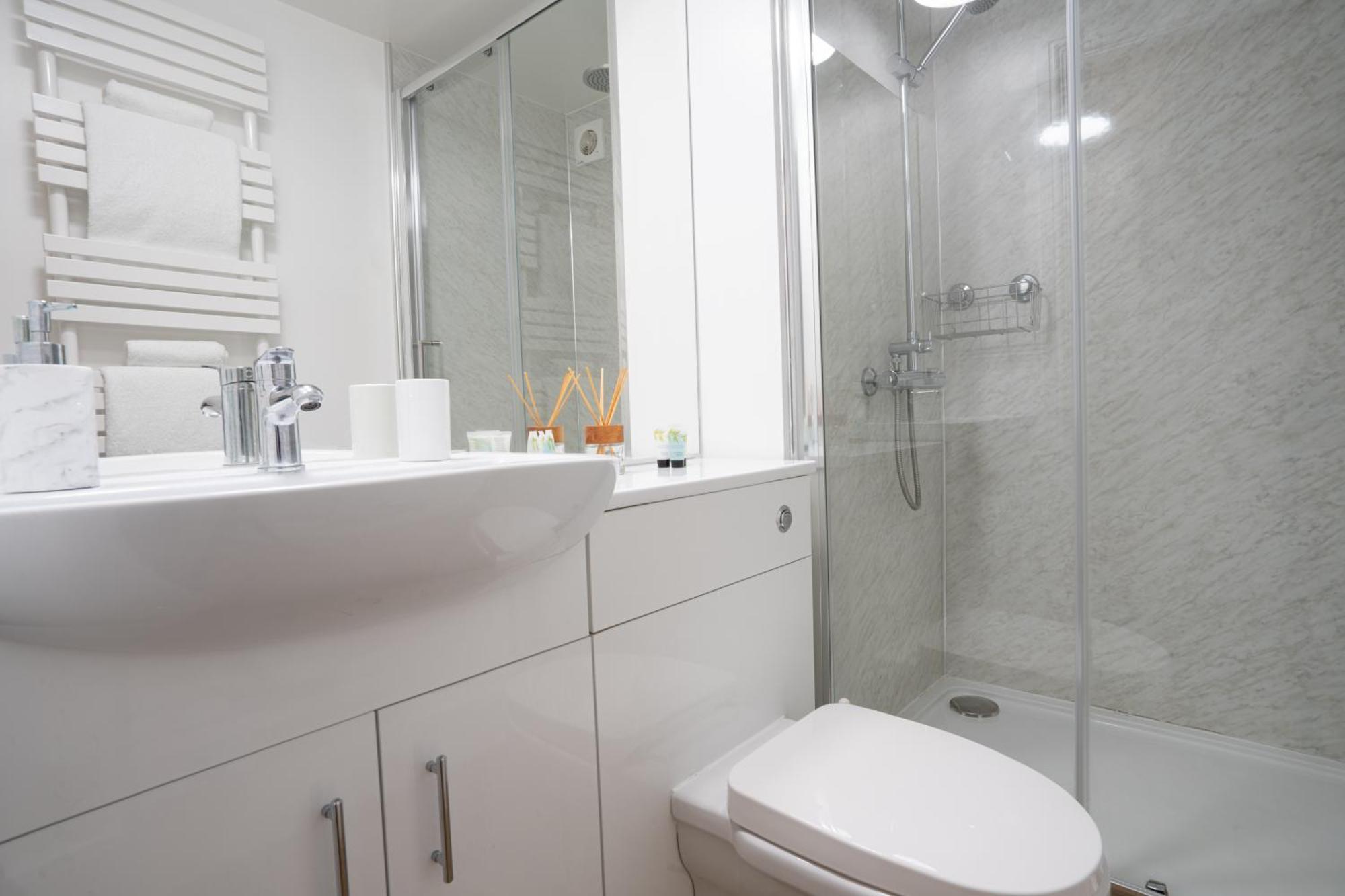 Hassop Station Apartment On The Monsal Trail 베이크웰 외부 사진