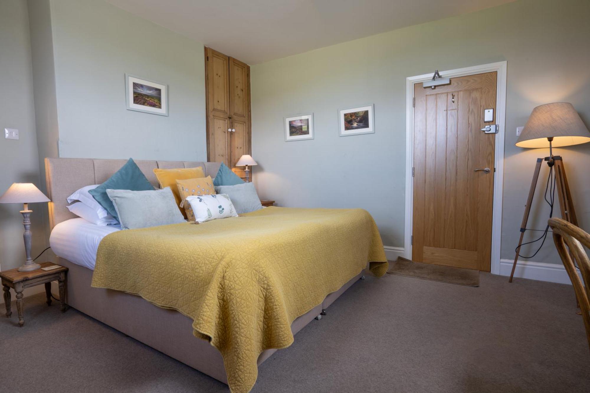 Hassop Station Apartment On The Monsal Trail 베이크웰 외부 사진